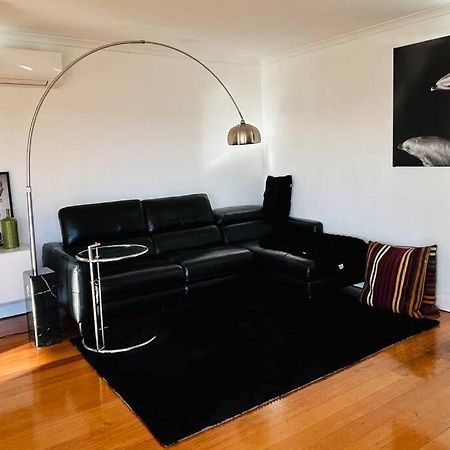 호바트 The Tassie - Luxury With Panoramic Water Views 빌라 외부 사진