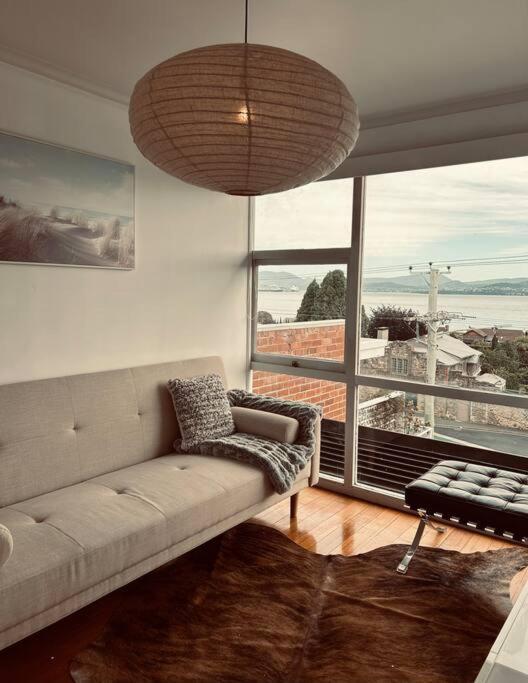 호바트 The Tassie - Luxury With Panoramic Water Views 빌라 외부 사진