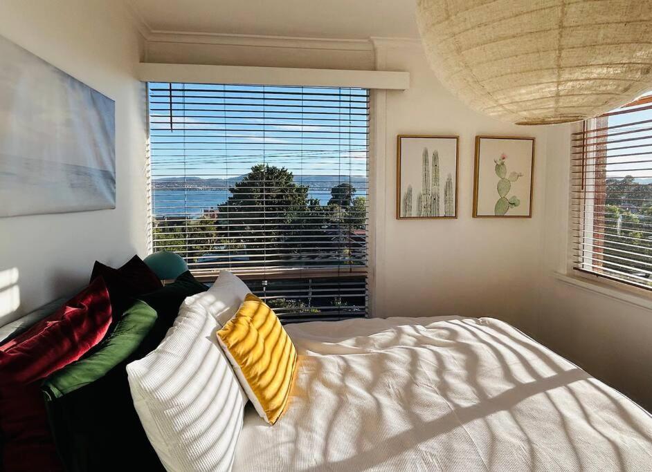 호바트 The Tassie - Luxury With Panoramic Water Views 빌라 외부 사진